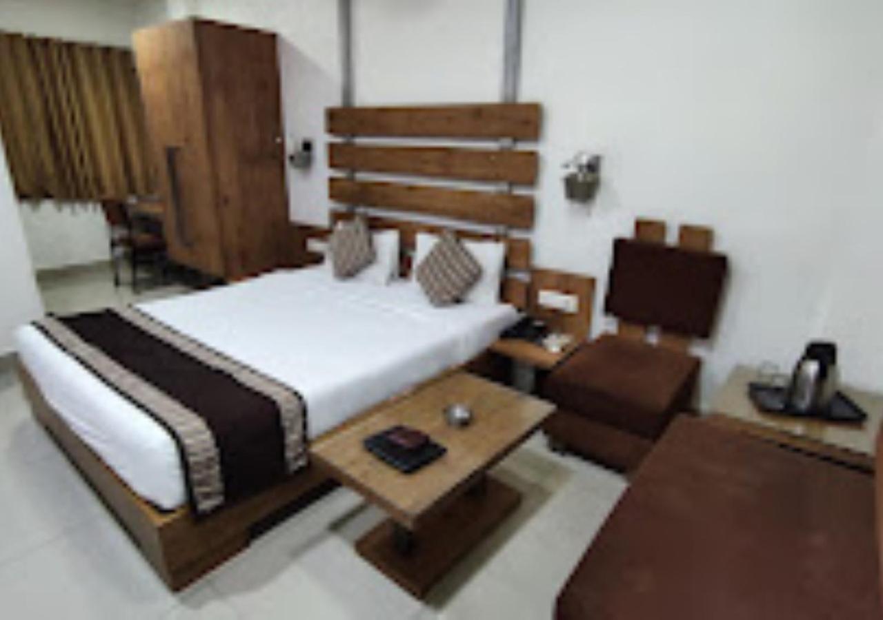 Hotel Siddharth Premiere Chandrapur 外观 照片
